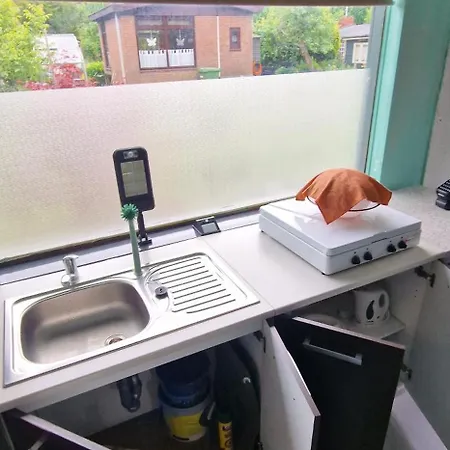 Tiny House Op Volkstuinverenging Campsite Rotterdam