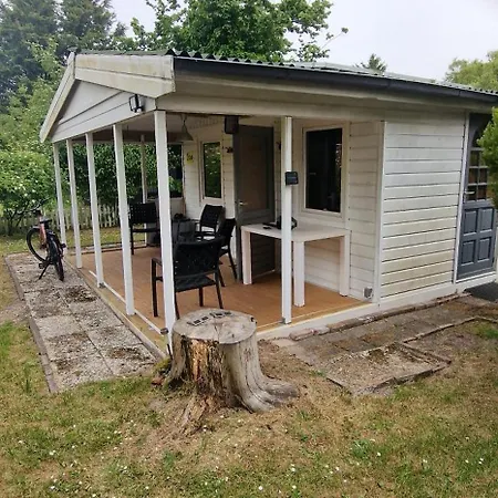 Campsite Tiny House Op Volkstuinverenging Rotterdam