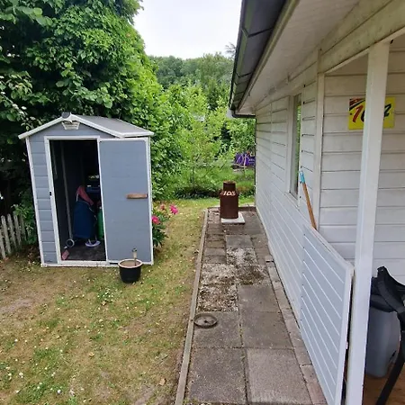 Parque de Campismo Tiny House Op Volkstuinverenging Roterdão