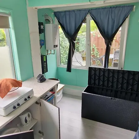 Tiny House Op Volkstuinverenging Kamp alanı *