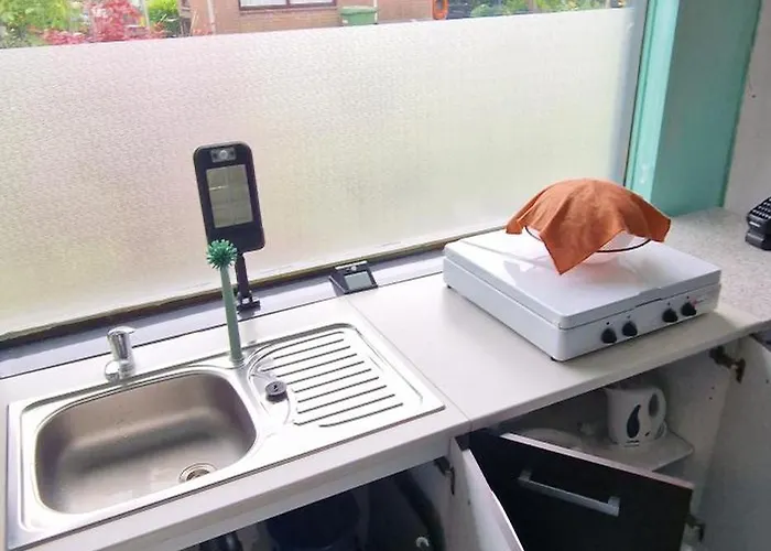 Tiny House Op Volkstuinverenging Camping Rotterdam