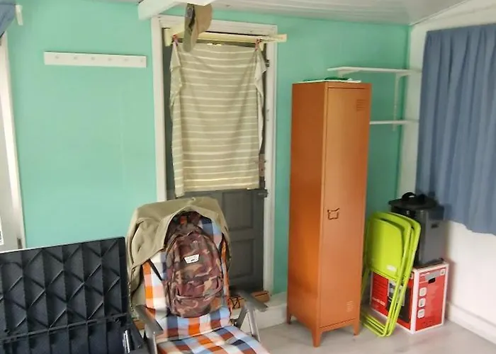 Tiny House Op Volkstuinverenging Роттердам